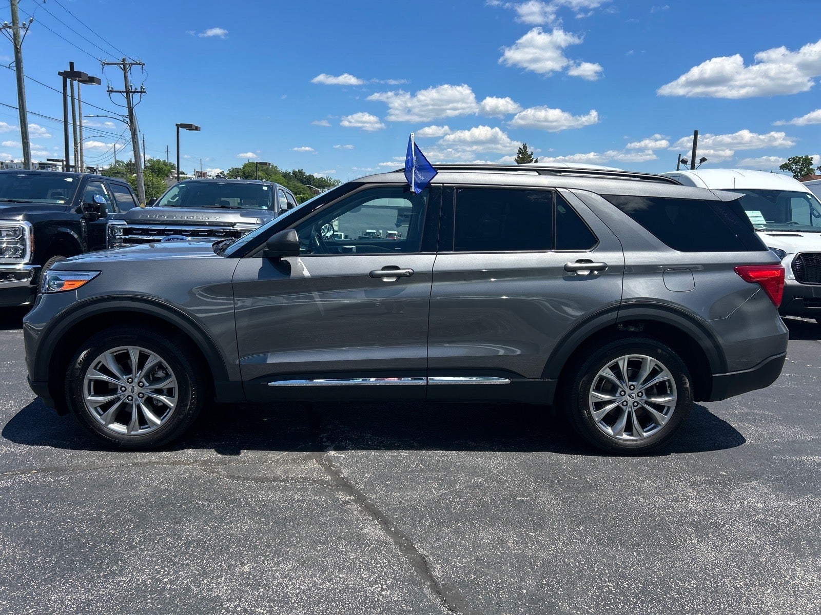 2023 Ford Explorer XLT