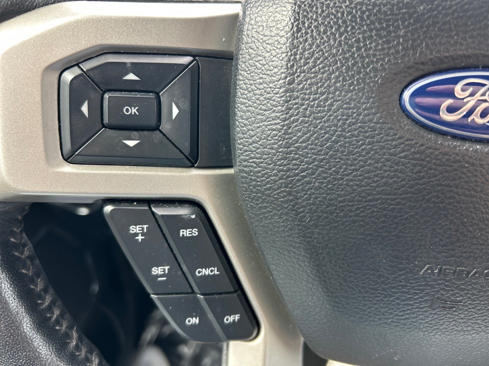 2022 Ford F-350SD Lariat