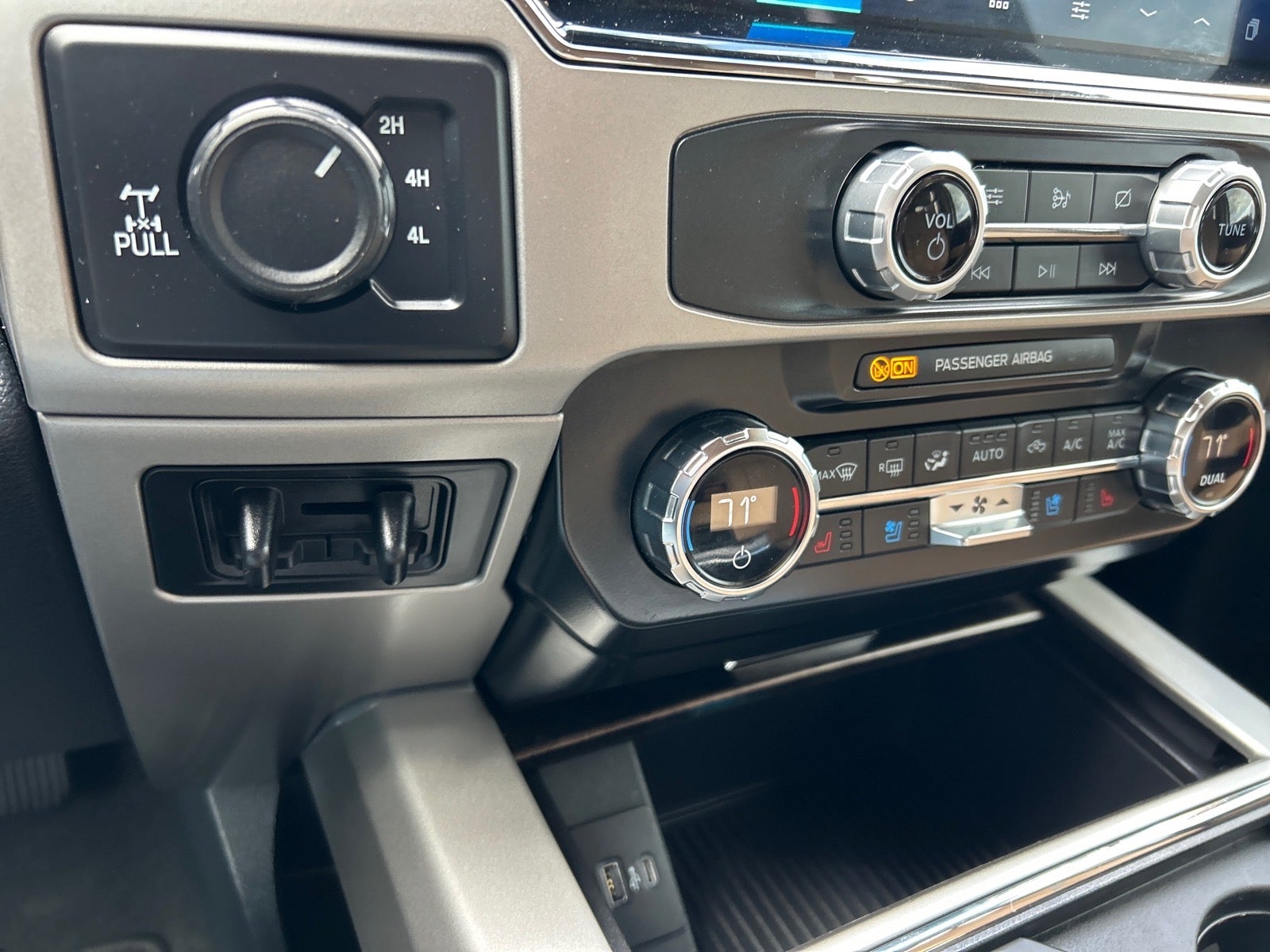 2022 Ford F-350SD Lariat