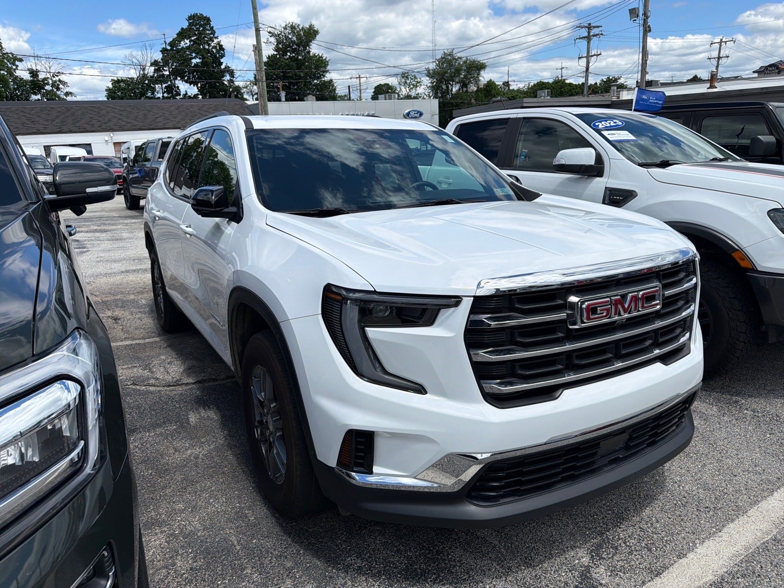 2025 GMC Acadia Elevation