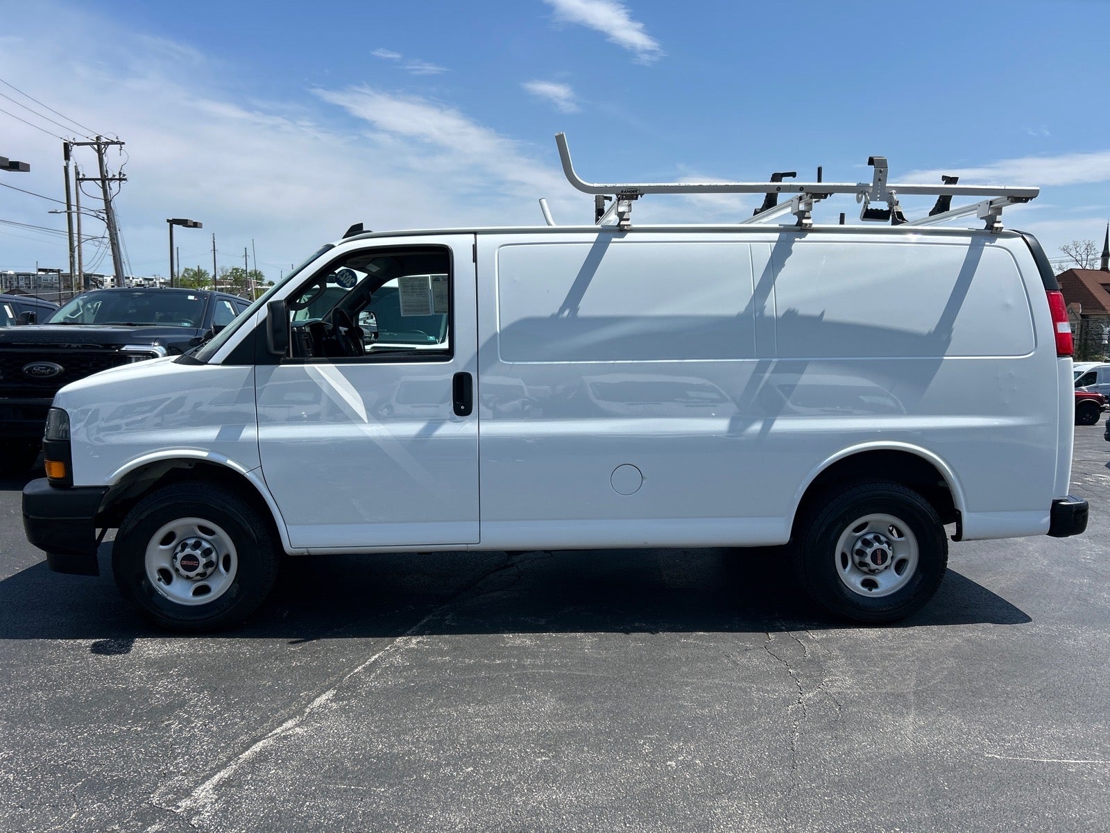 2023 GMC Savana 2500 Work Van