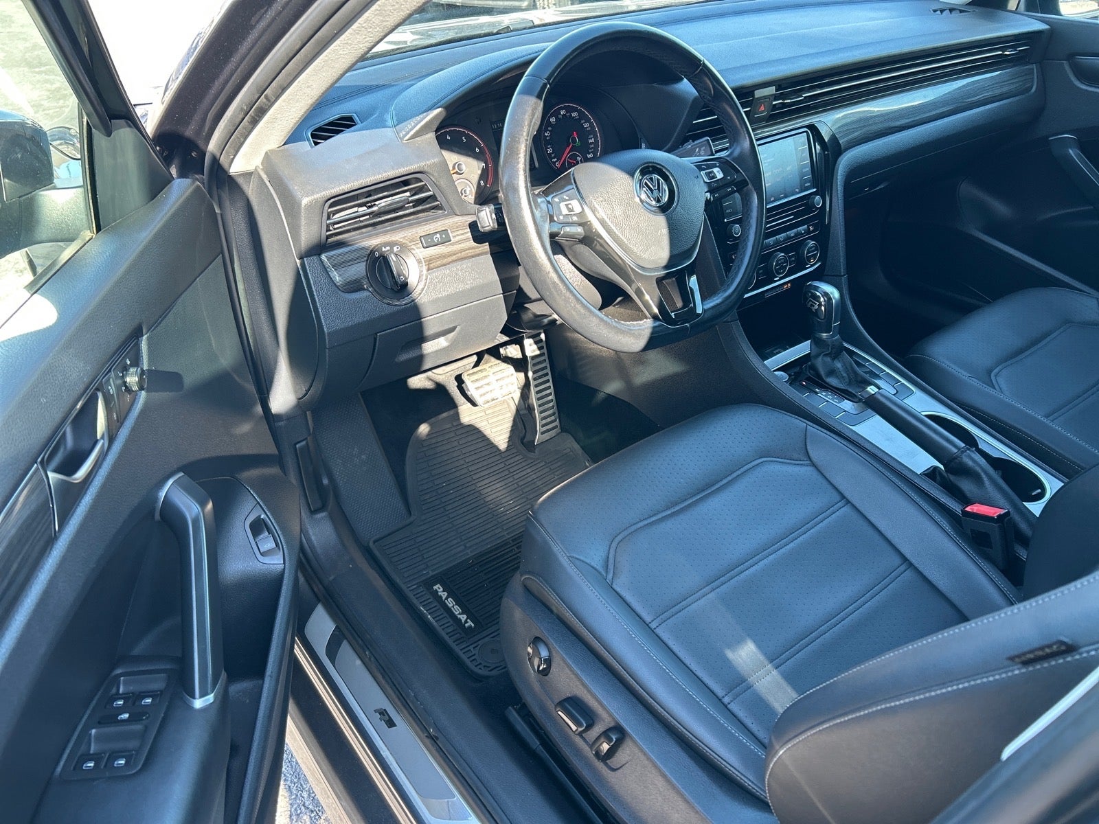 2020 Volkswagen Passat 2.0T R-Line