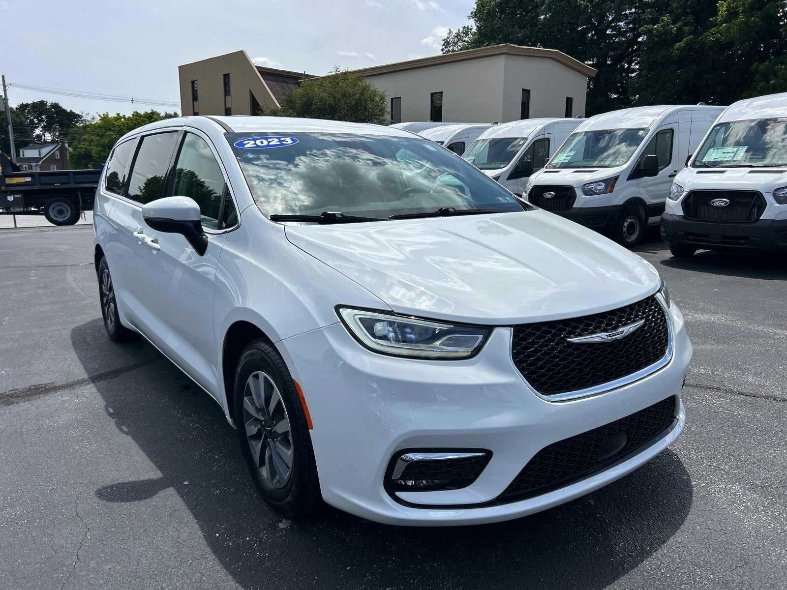 2023 Chrysler Pacifica Hybrid Touring L