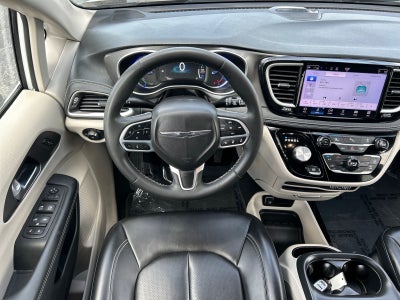 2023 Chrysler Pacifica Hybrid Touring L