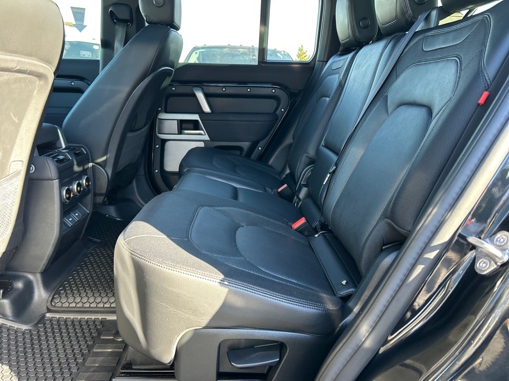 2023 Land Rover Defender 130 X-Dynamic SE