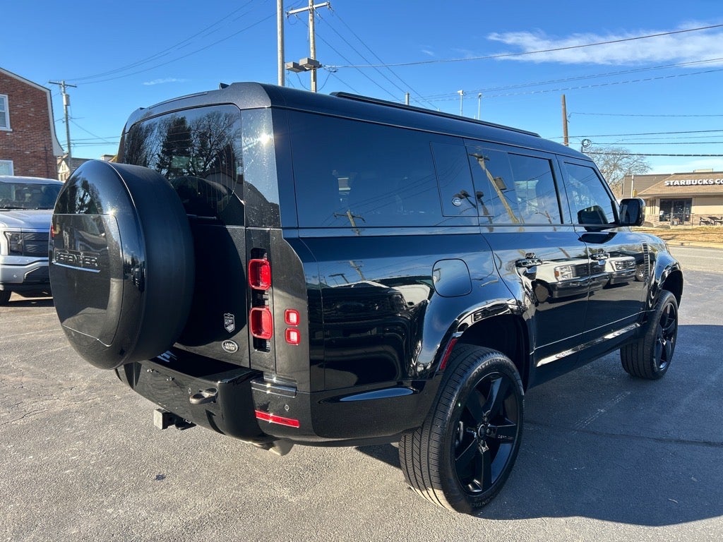 2023 Land Rover Defender 130 X-Dynamic SE