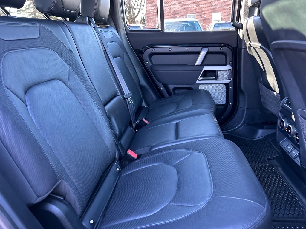 2023 Land Rover Defender 130 X-Dynamic SE