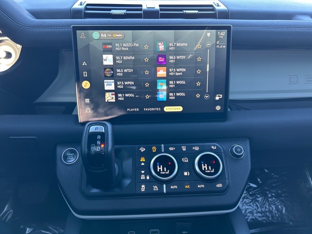 2023 Land Rover Defender 130 X-Dynamic SE