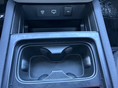 2023 Land Rover Defender 130 X-Dynamic SE