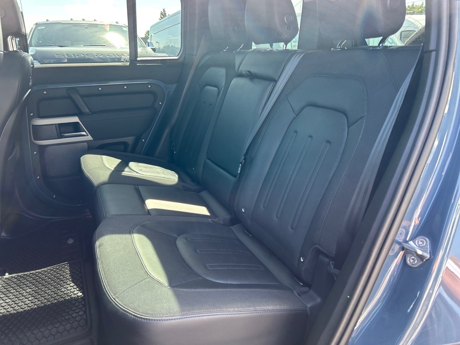 2020 Land Rover Defender 110 SE
