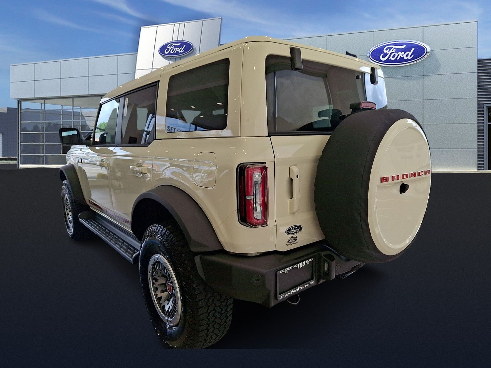 2026 Ford Bronco Outer Banks