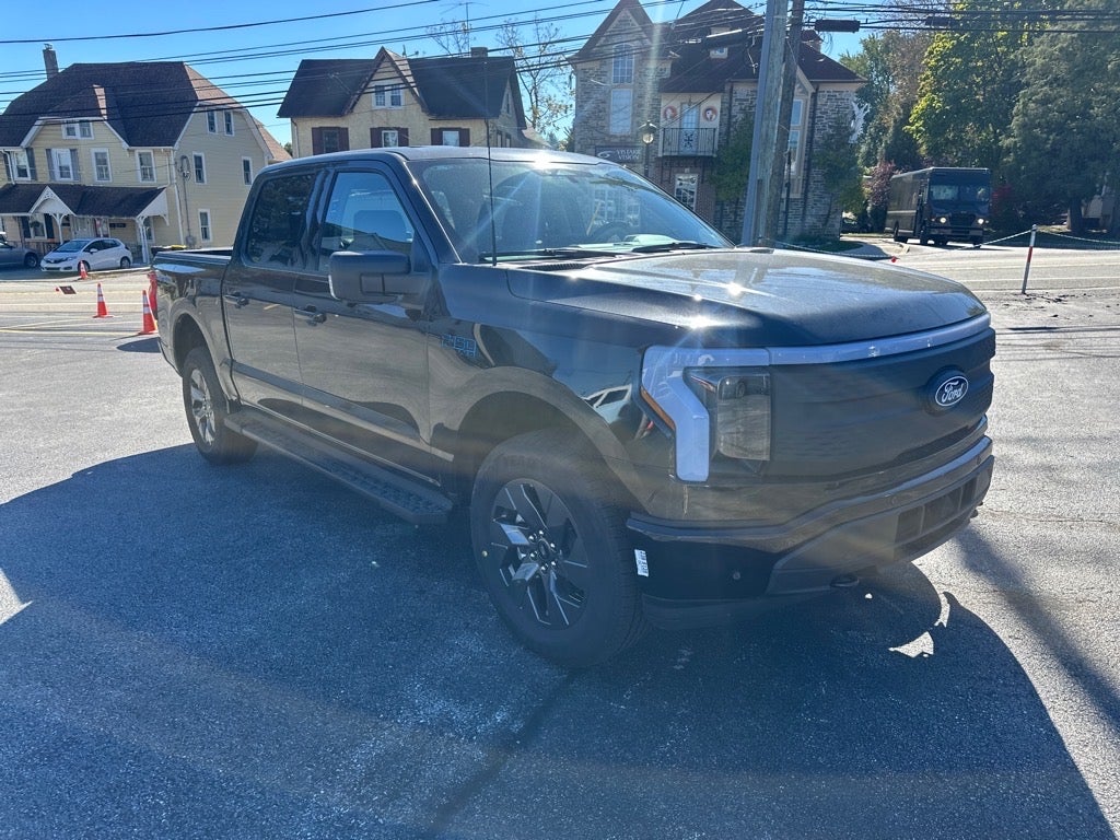 2025 Ford F-150 Lightning Flash
