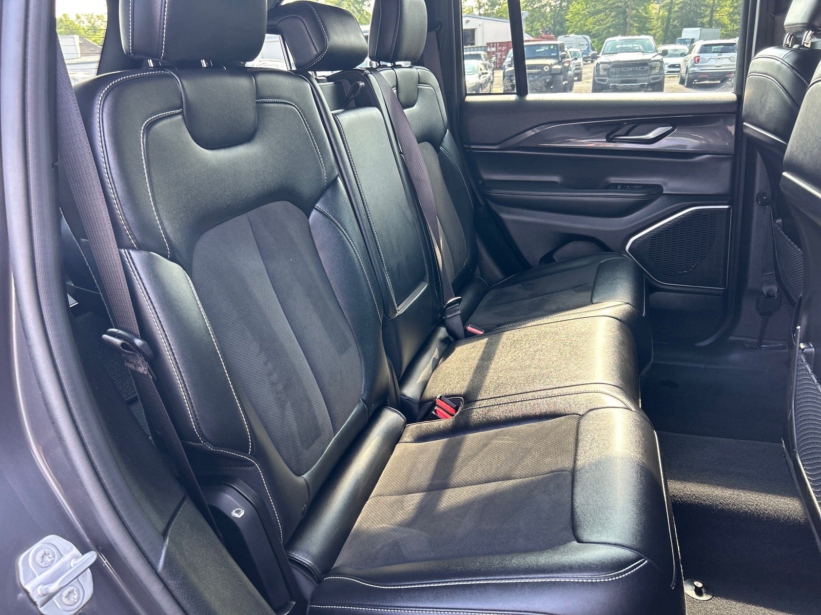 2022 Jeep Grand Cherokee Altitude