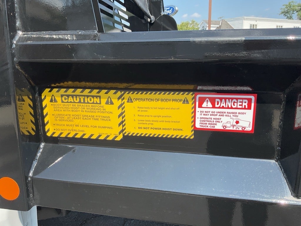 2025 Ford F-550SD XL Reading Dump