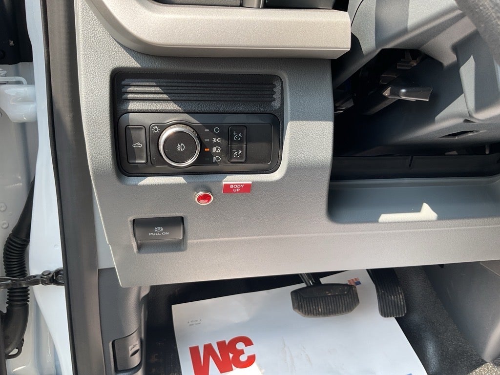 2025 Ford F-550SD XL Reading Dump