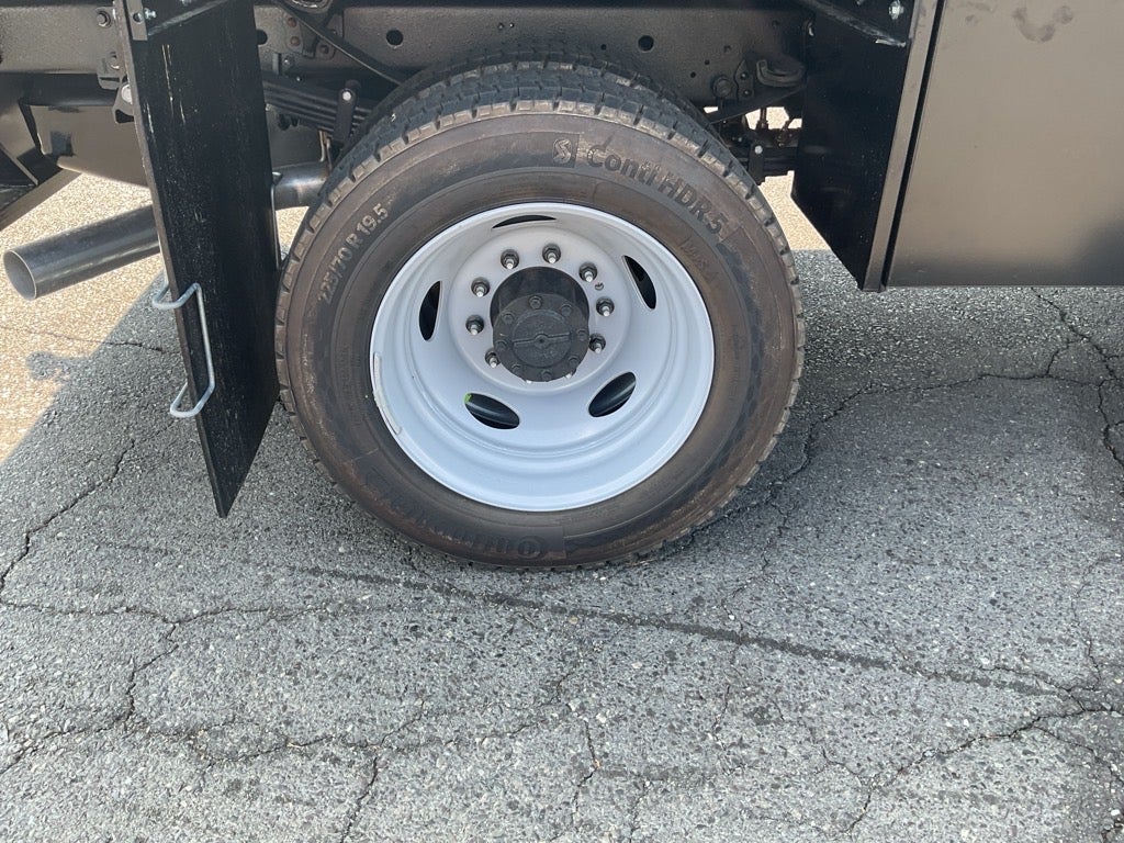 2025 Ford F-550SD XL Reading Dump