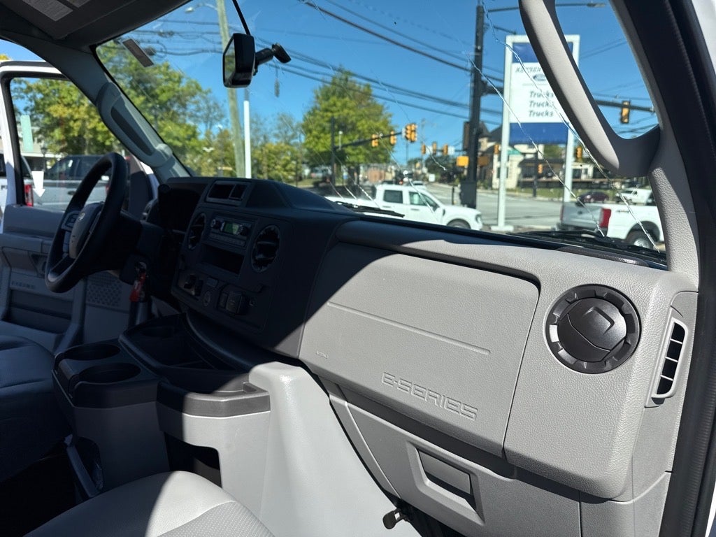 2026 Ford E-350SD Base Reading Enclosed Utility Body