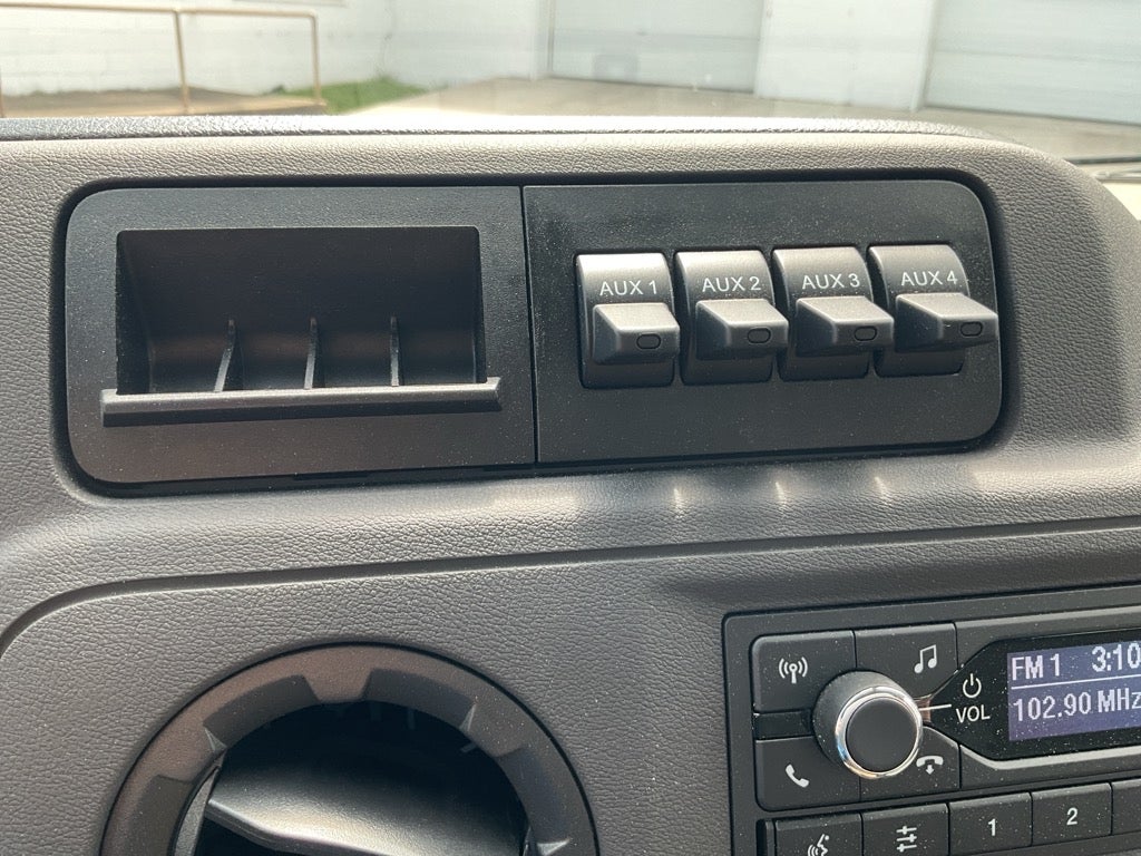 2025 Ford E-350SD Base 15 FT Box Van