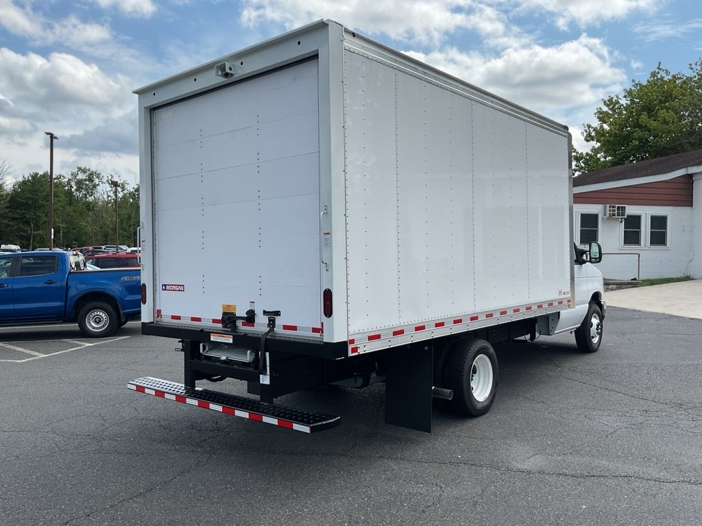 2025 Ford E-350SD Base 15 FT Box Van
