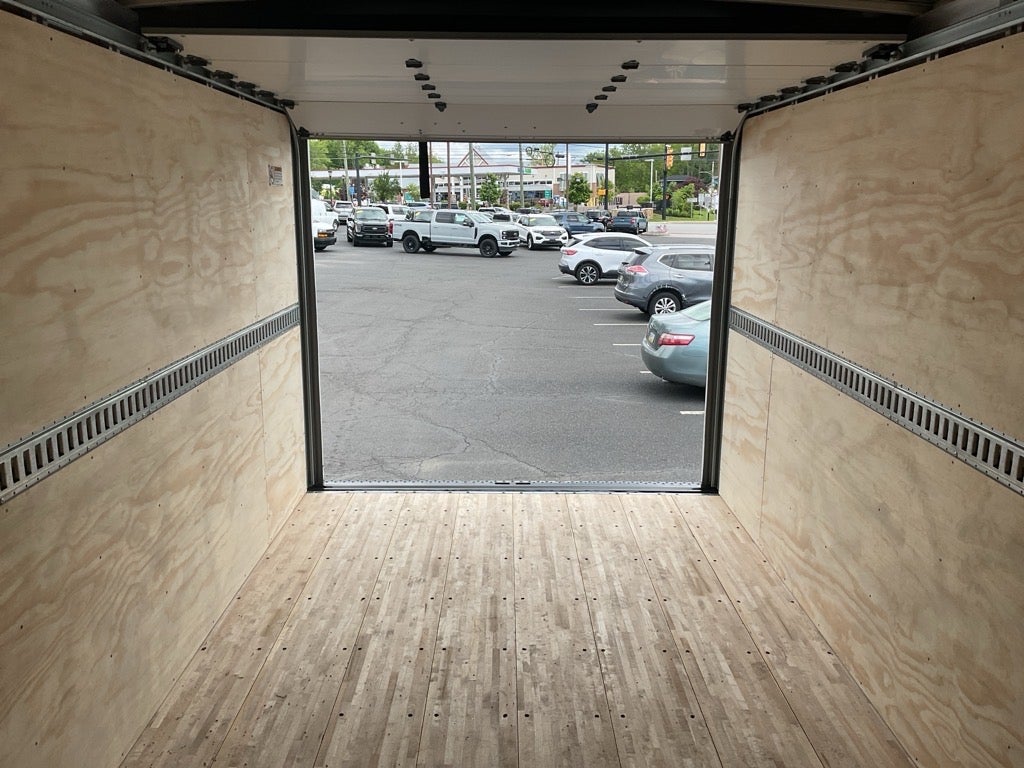 2025 Ford E-450SD Base 17 FT Box Van