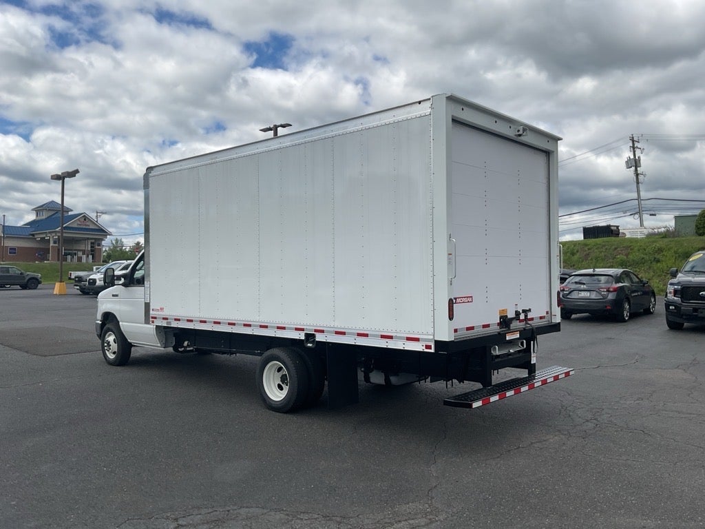 2025 Ford E-450SD Base 17 FT Box Van