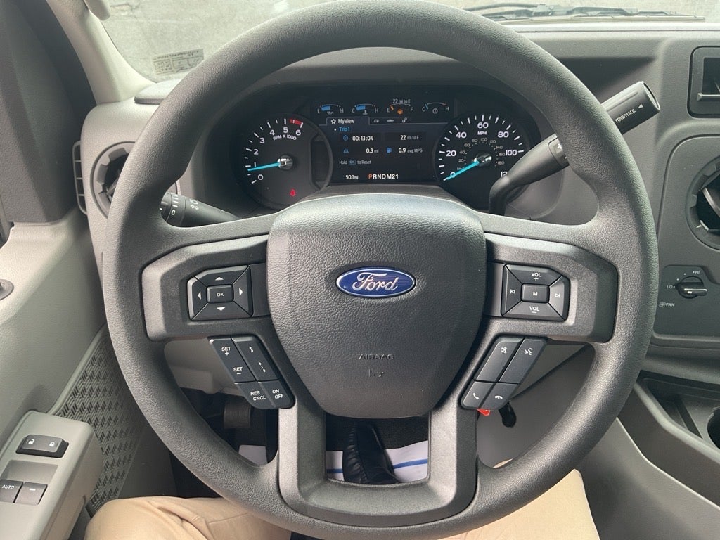 2025 Ford E-450SD Base 17 FT Box Van