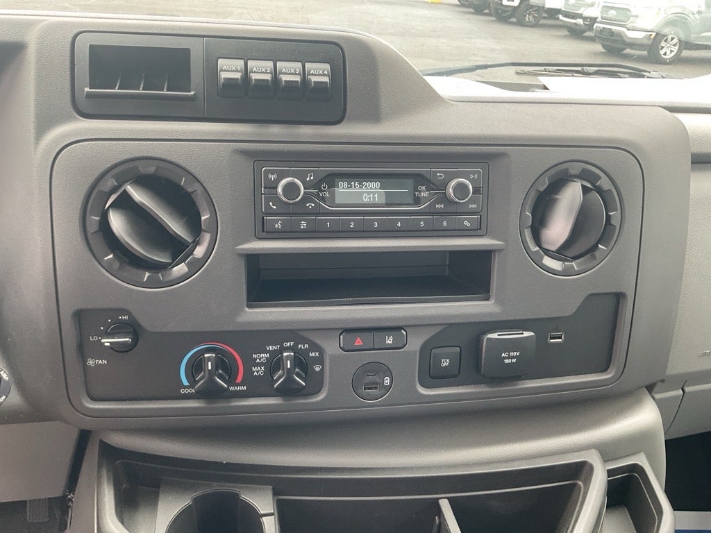 2025 Ford E-450SD Base 17 FT Box Van