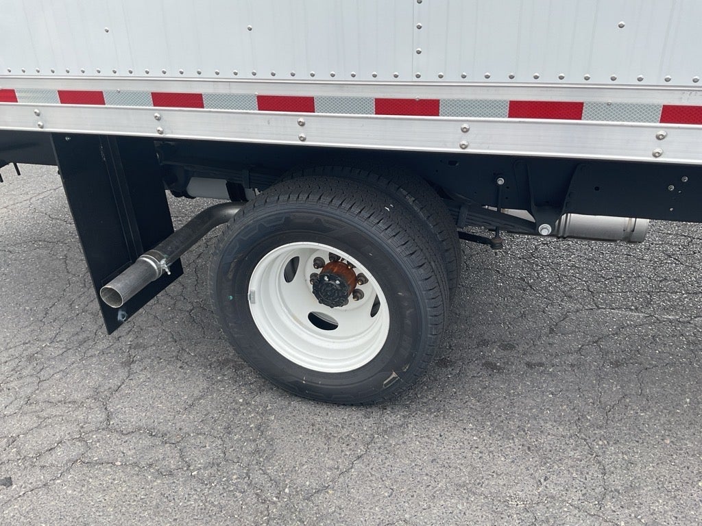 2025 Ford E-450SD Base 17 FT Box Van