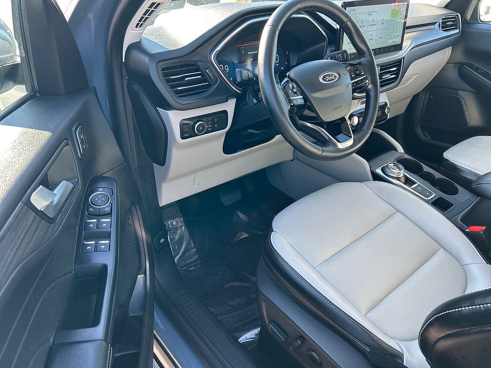 2025 Ford Escape Platinum