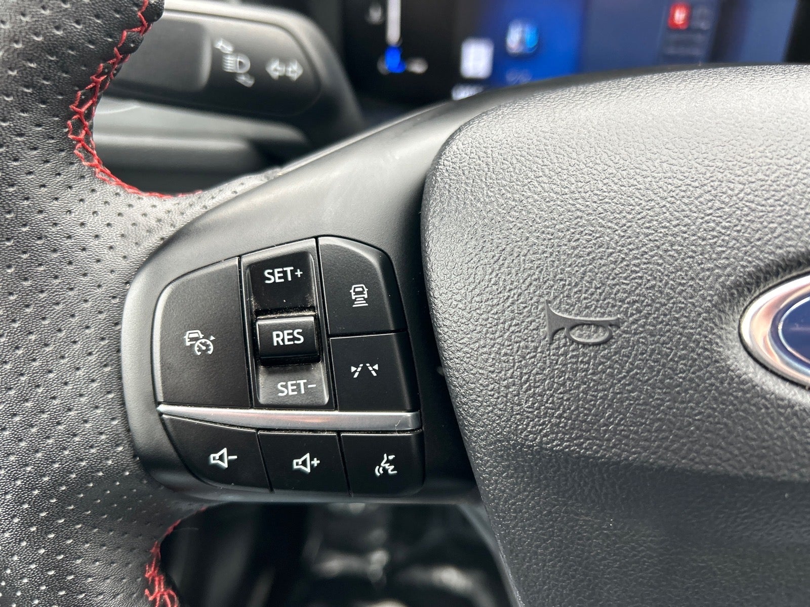 2024 Ford Escape Hybrid ST-Line Select