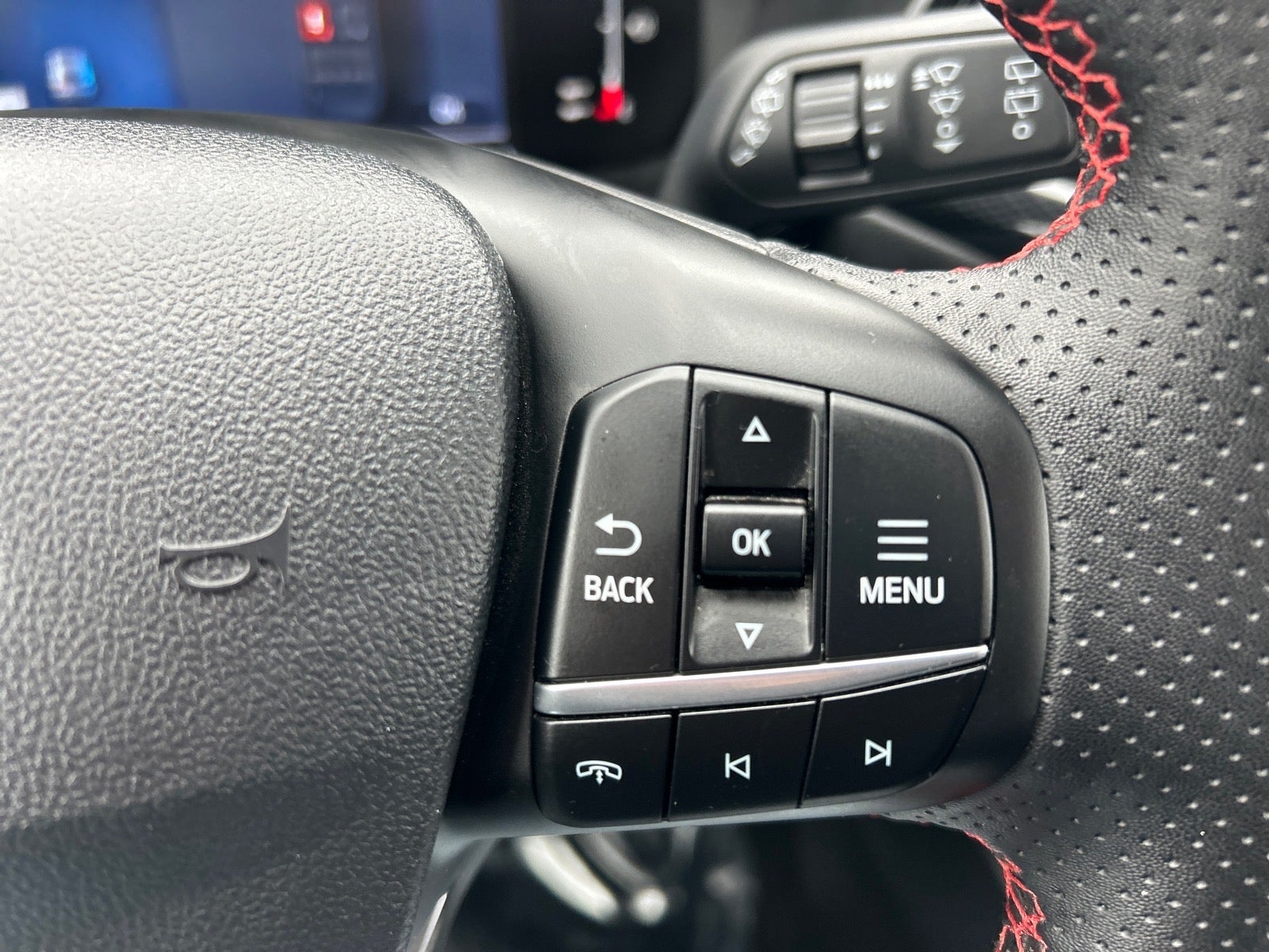 2024 Ford Escape Hybrid ST-Line Select