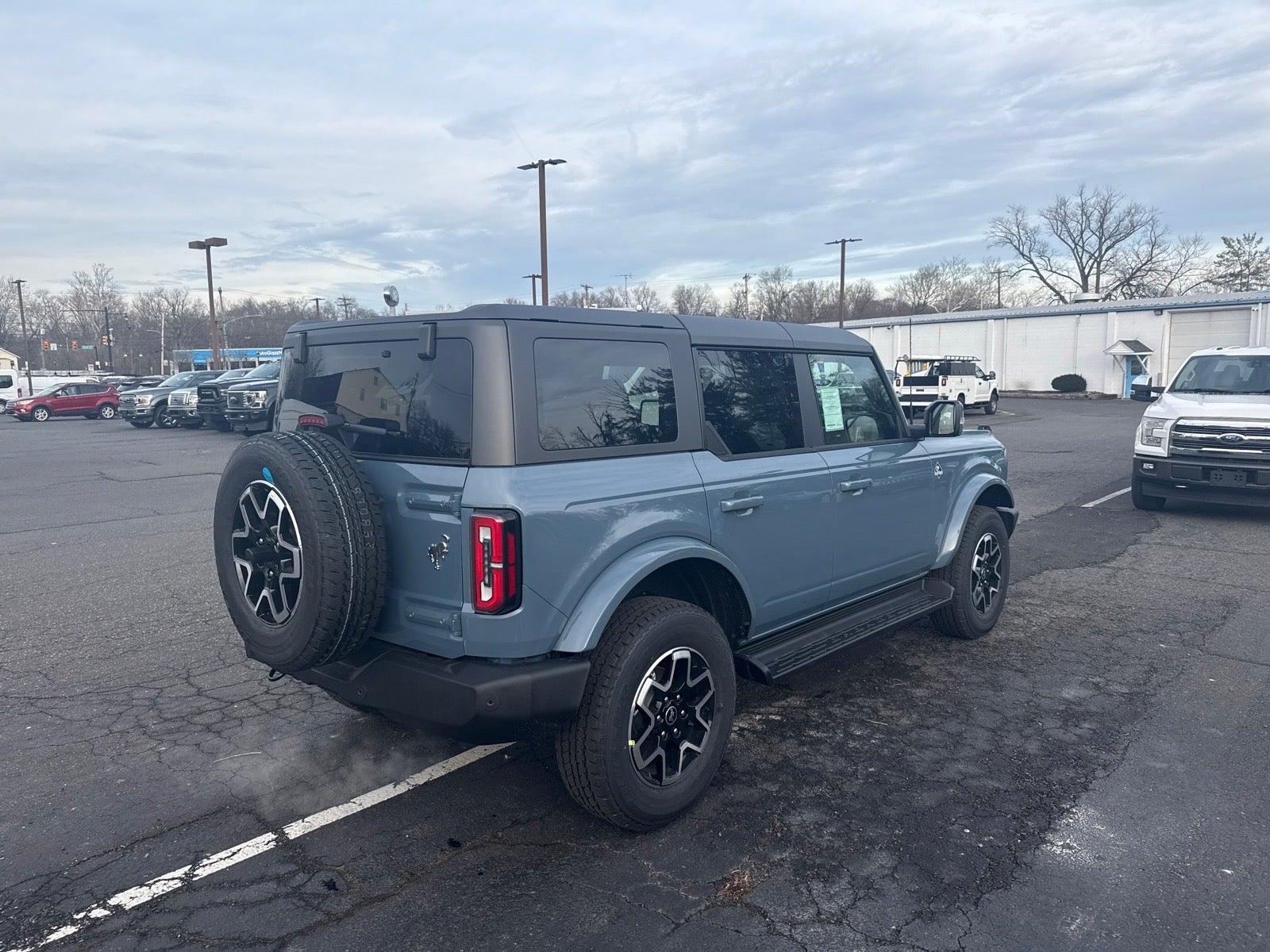 2025 Ford Bronco Outer Banks
