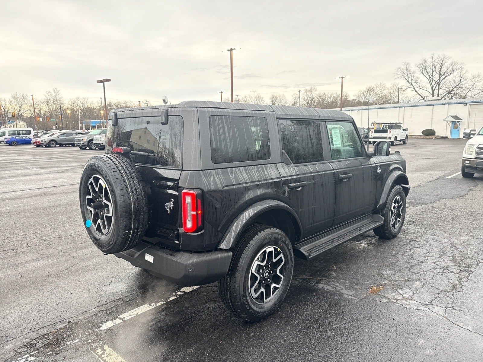 2025 Ford Bronco Outer Banks