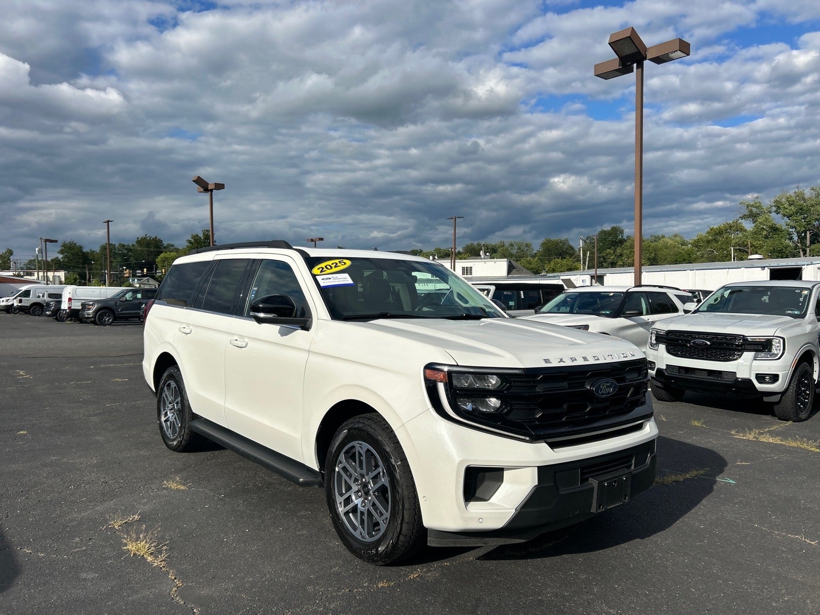 2025 Ford Expedition Active