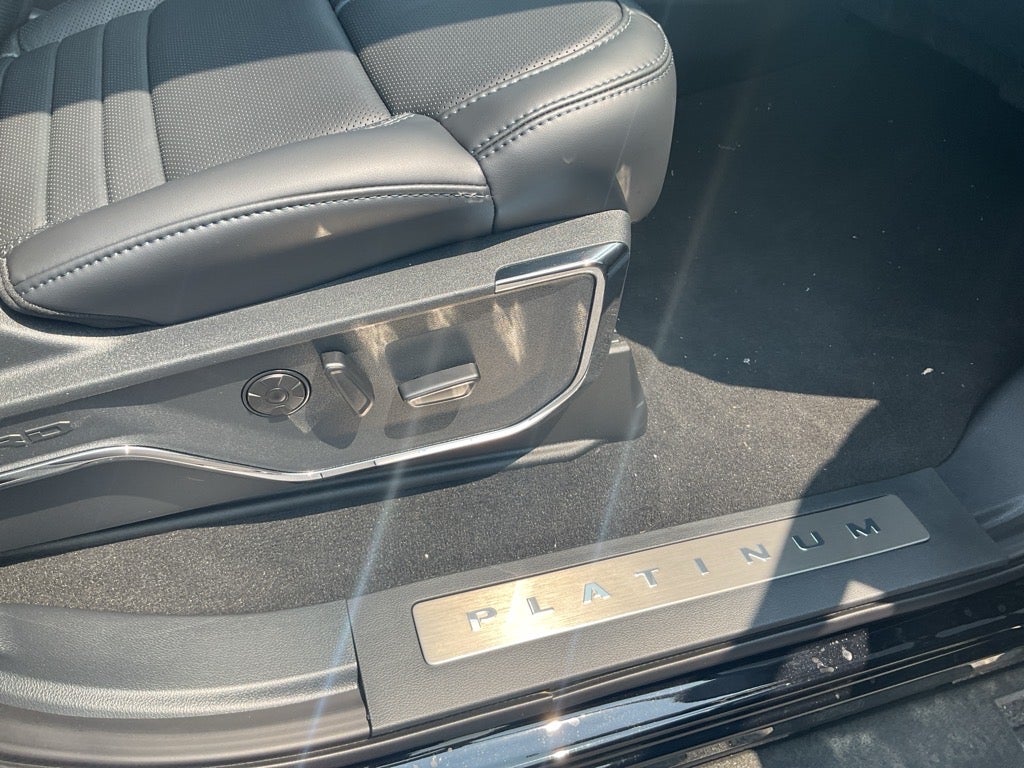 2025 Ford F-350SD Platinum