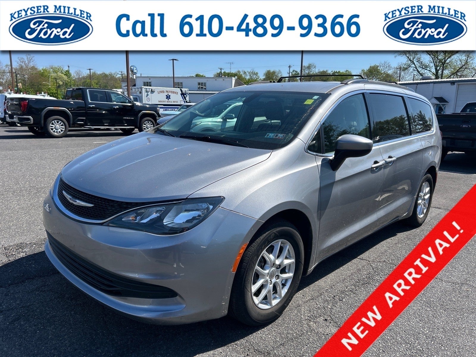 2020 Chrysler Voyager LXI's photo