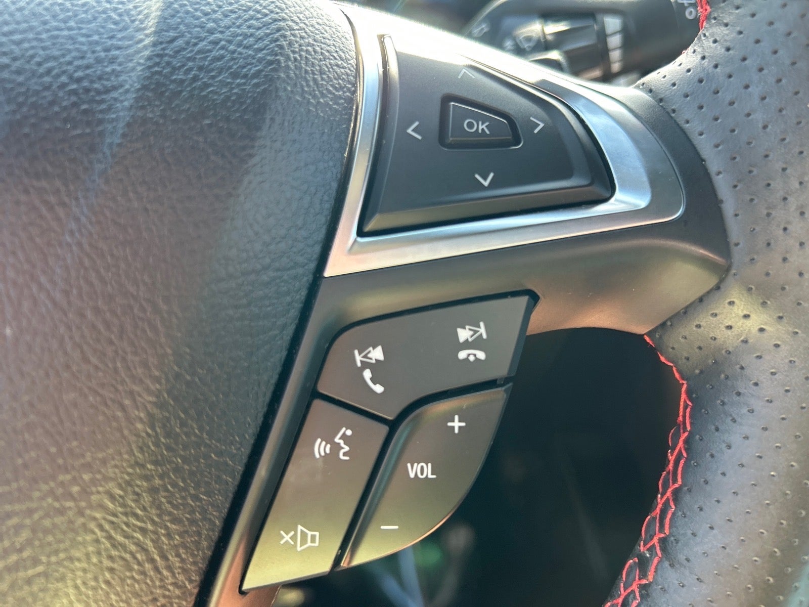 2022 Ford Edge ST Line