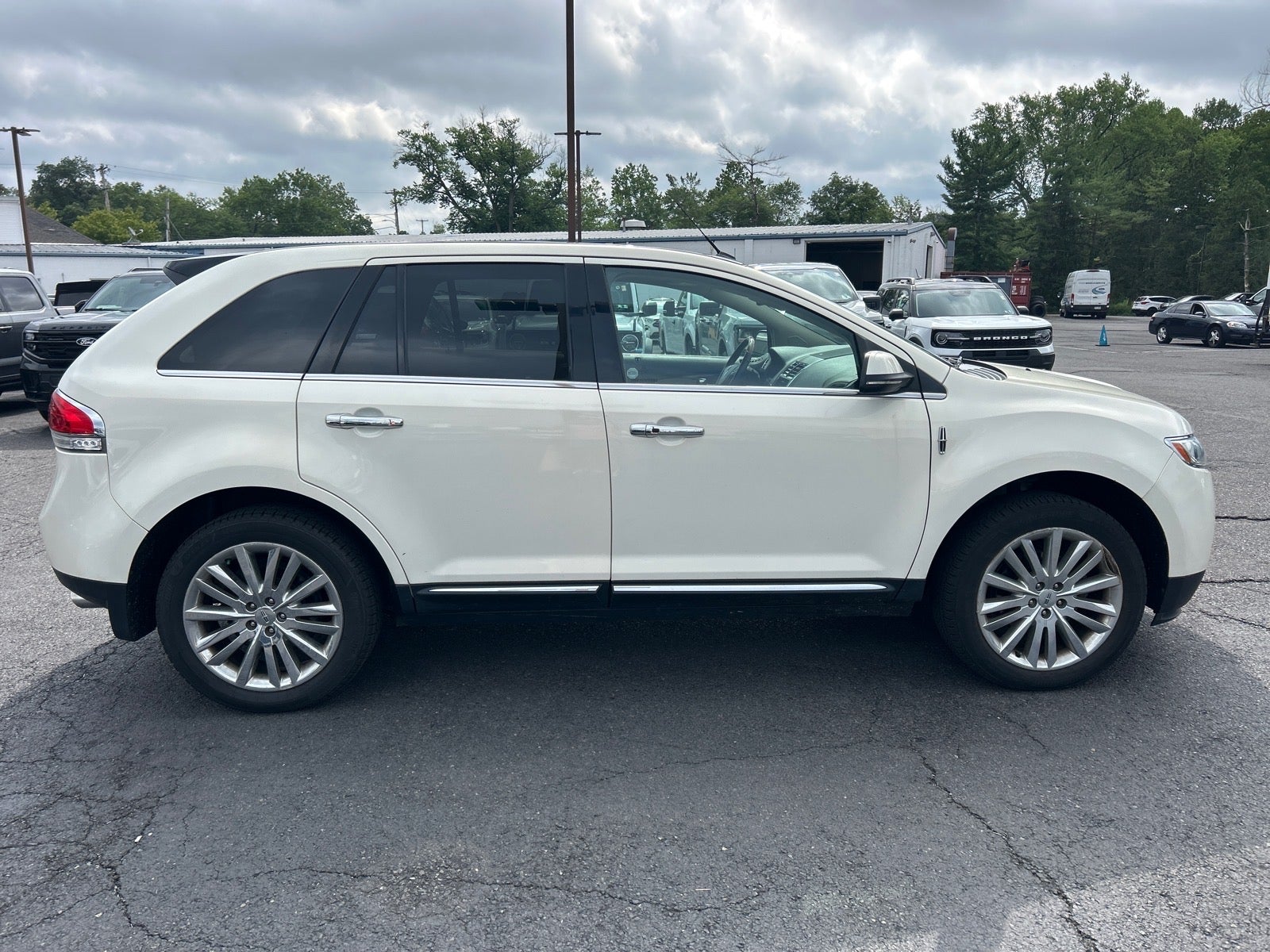 2013 Lincoln MKX Base