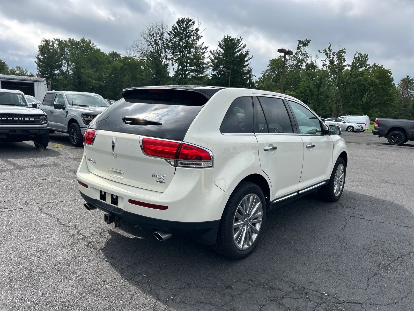 2013 Lincoln MKX Base