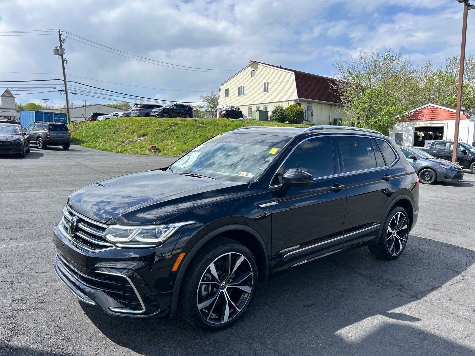 2024 Volkswagen Tiguan 2.0T SEL R-Line