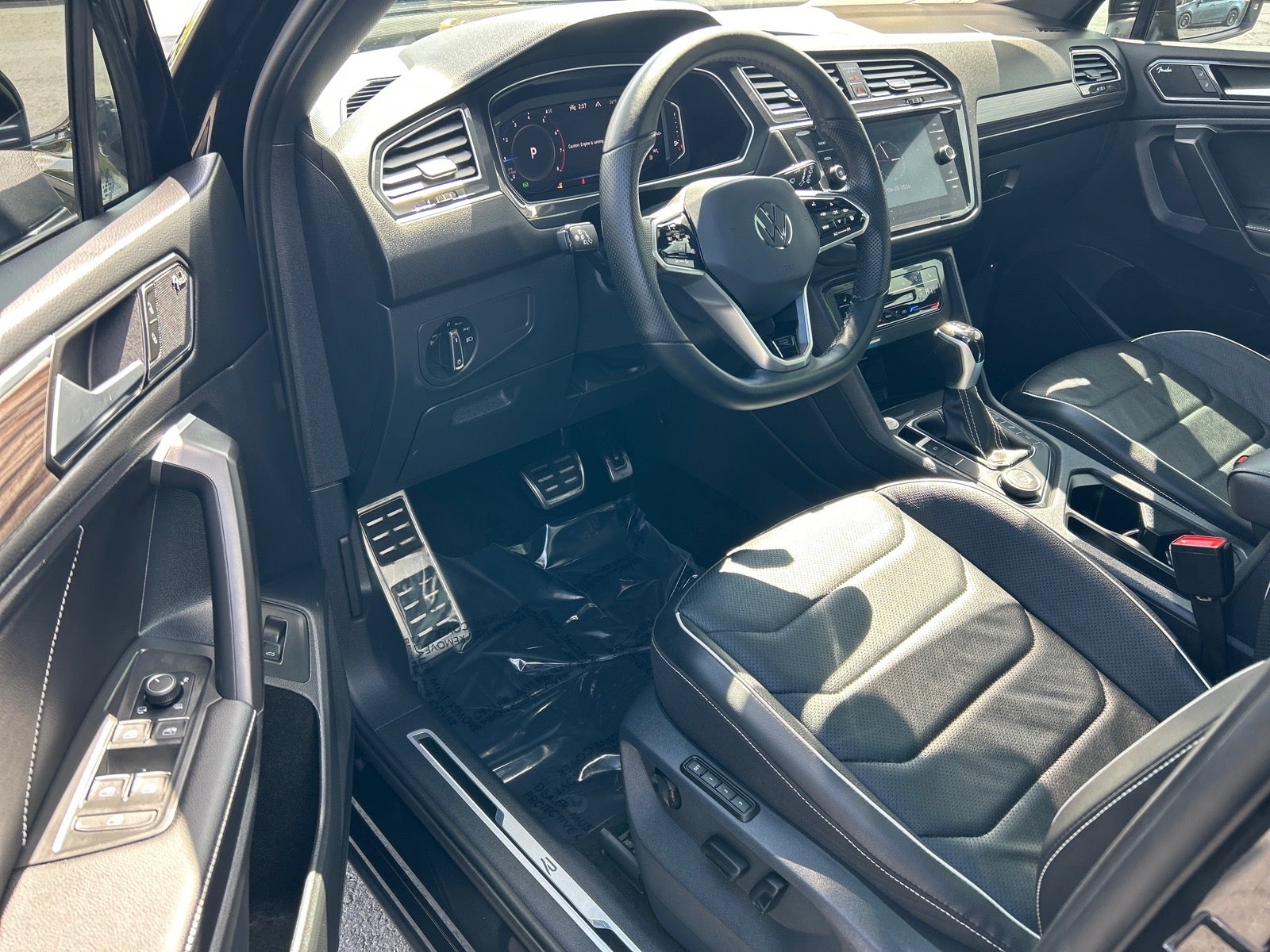 2024 Volkswagen Tiguan 2.0T SEL R-Line