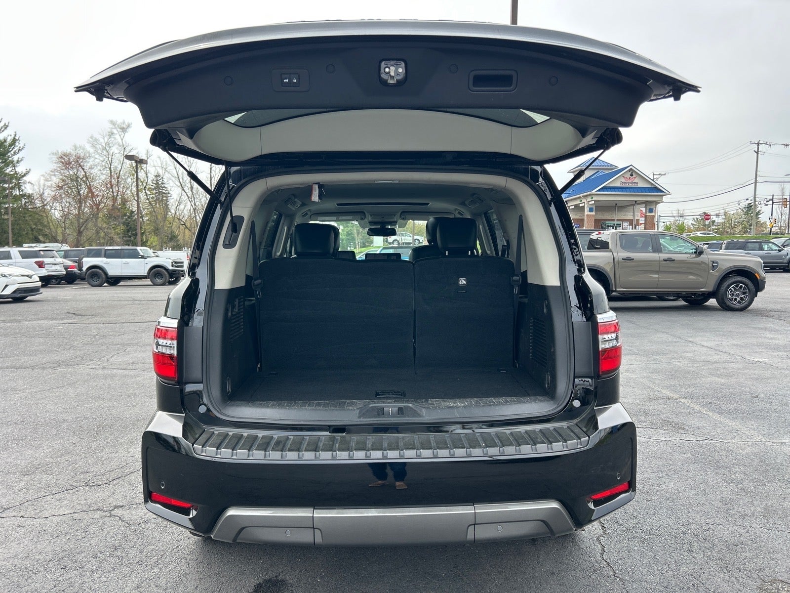 2022 Nissan Armada SL