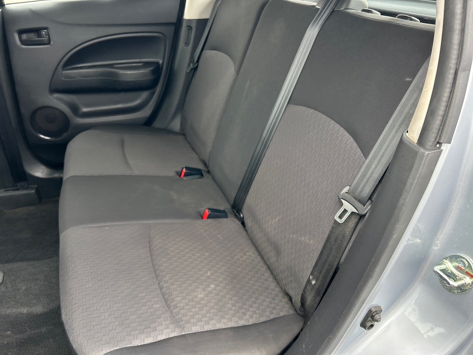 2018 Mitsubishi Mirage ES