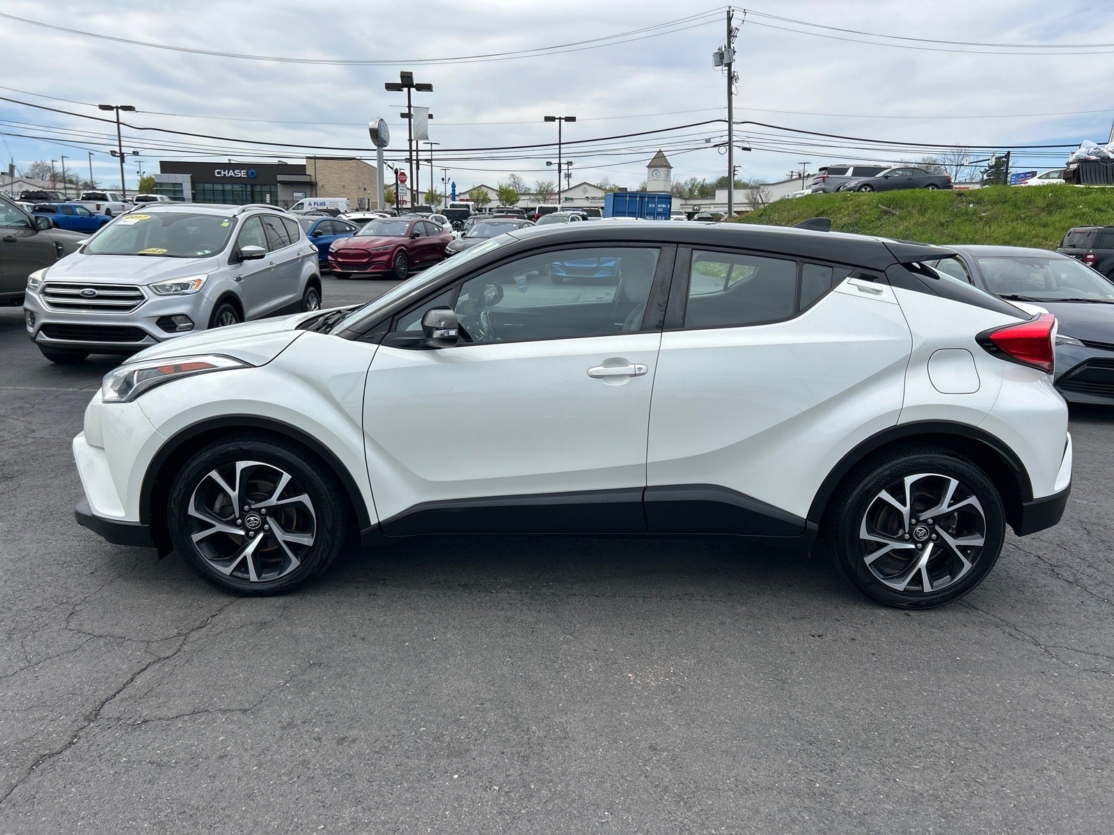 2019 Toyota C-HR XLE
