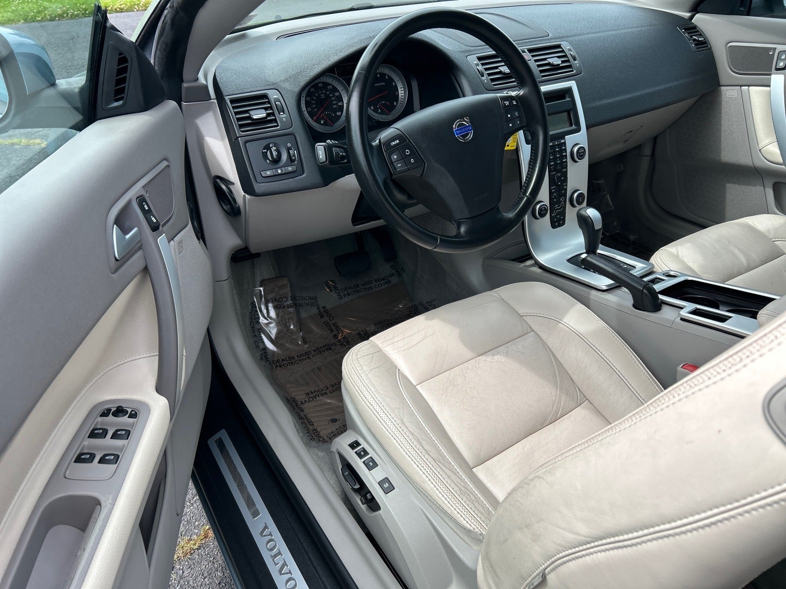 Used 2011 Volvo C70 T5 with VIN YV1672MC8BJ110209 for sale in Collegeville, PA