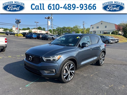 2022 Volvo XC40 R-Design