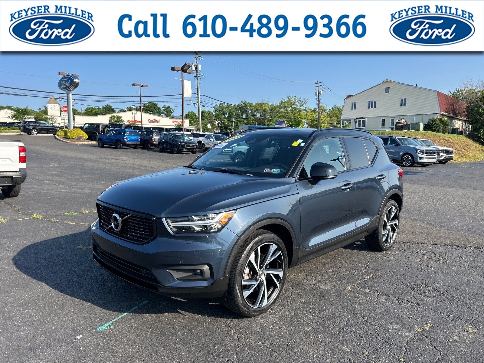 2022 Volvo XC40 R-Design