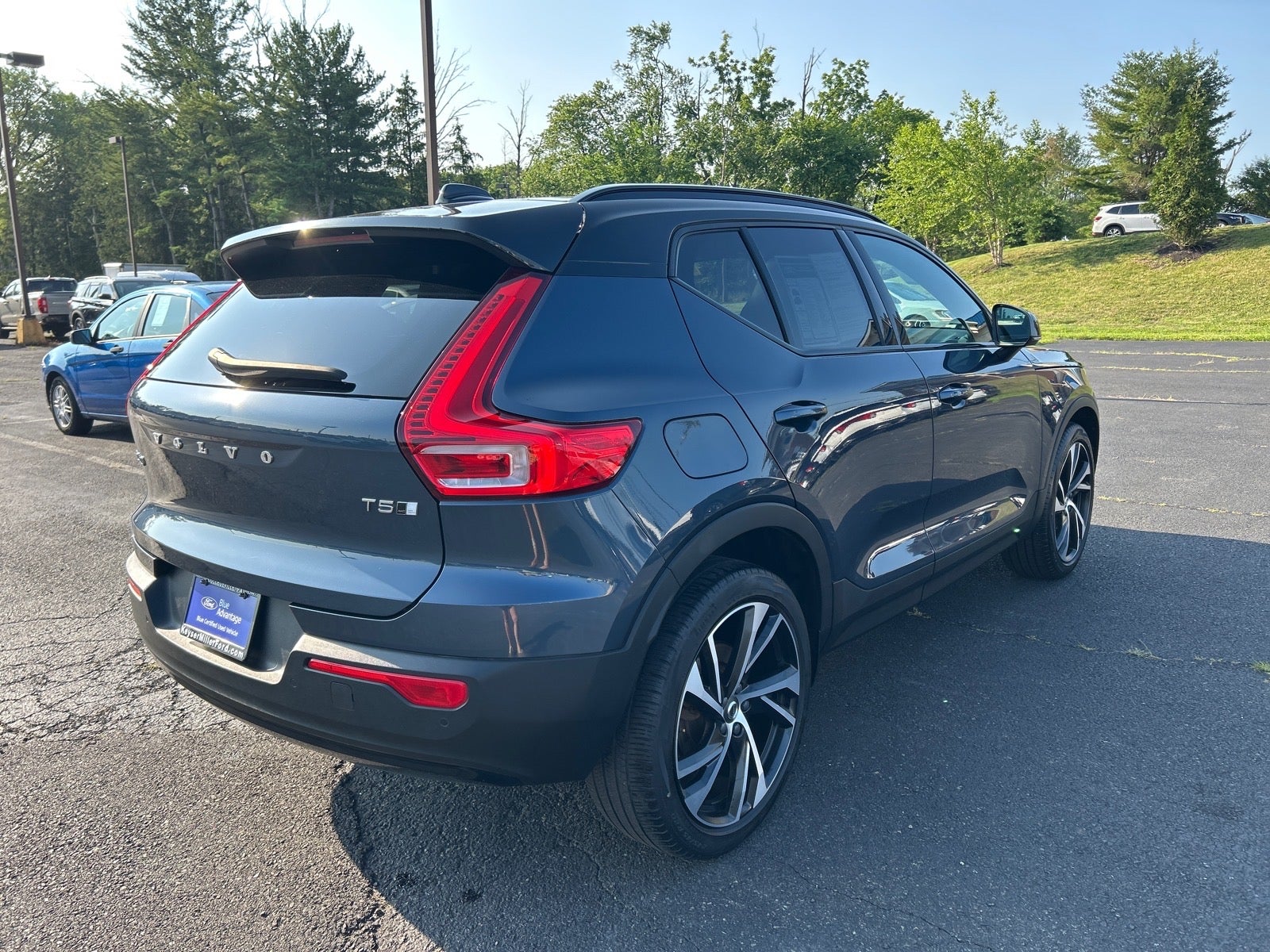 2022 Volvo XC40 R-Design