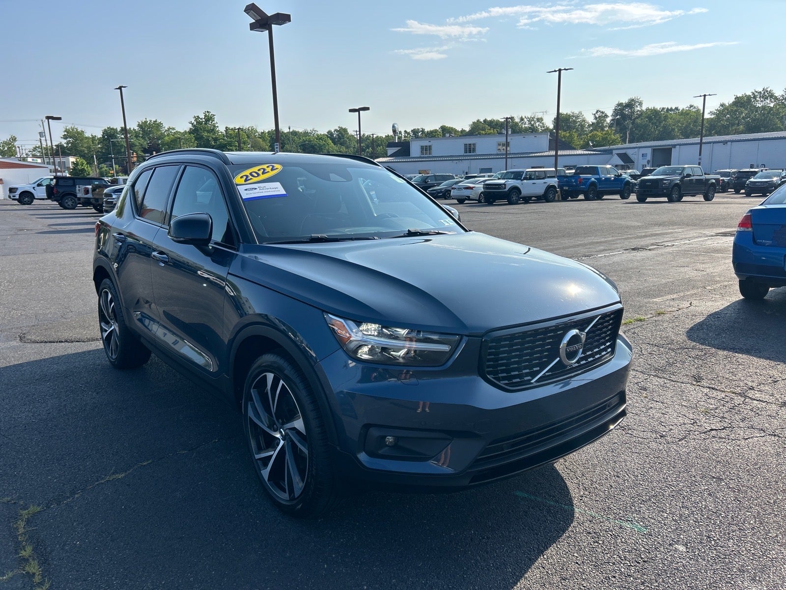 2022 Volvo XC40 R-Design