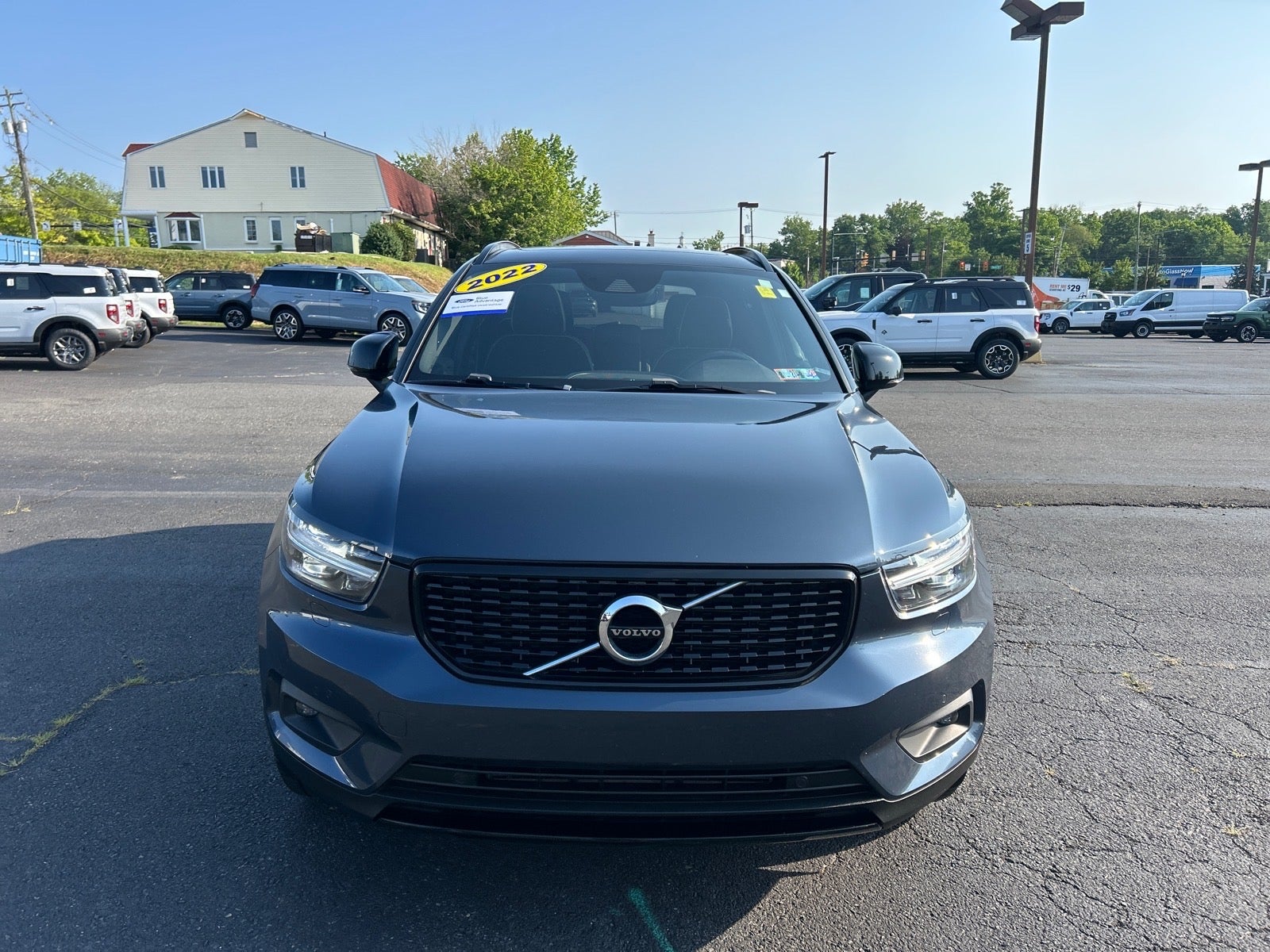2022 Volvo XC40 R-Design